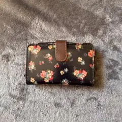 Cath Kidston 二つ折り財布 ラウンドファスナーのサムネイル