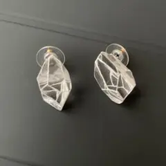 aiueo ピアス　両耳　クリア　レジン樹脂？