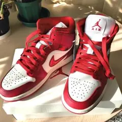 エア ジョーダン 1 MID SE ウィメンズシューズ