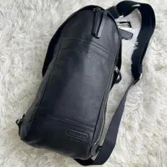 極美品✨コーチ ボディバッグ トンプソン 本革 斜め掛け ロゴ型押し ブラック