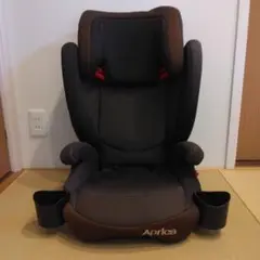 Aprica ジュニアシート ブラック カップホルダー付き