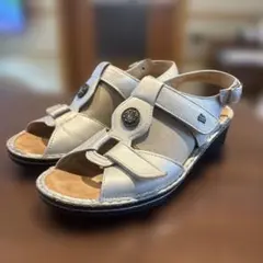 Finn Comfort フィンコンフォート サンダル シルバー3.5のサムネイル