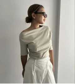 Half Sleeve Off Shoulder Gather Topsのサムネイル