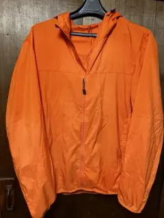 UNIQLO　ポケッタブルUVカットパーカー　3Dカット　オレンジ　メンズ