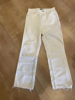 ZARA ホワイト ストレートレッグデニム 26