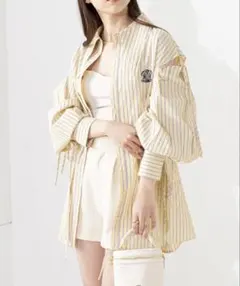 Chico（チコ）刺繍肩スリットシャツチュニック イエロー ストライプ