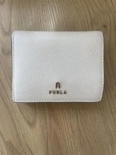 FURLA 二つ折り財布のサムネイル