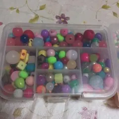 値下げ　ビーズセット 多色 プラスチック　中古品