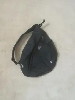 adidas ワンショルダーバッグ　スリングバッグ　ボディバッグ　テック　y2k