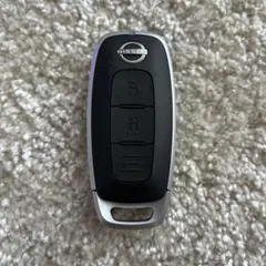 NISSAN 日産 サクラ　2ボタン　純正 スマートキー 本体 B6AW 美品のサムネイル