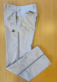 adidas ゴルフパンツ ライトグレー ストライプ ベンチレーション機能
