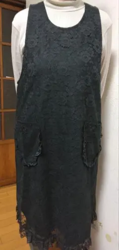 黒エプロンフリル付き　ポケット付き