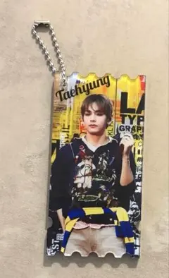 在庫処分セール BTS アクリルフォトチケットキーホルダー - メルカリ