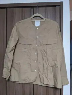 ノーカラーシャツのサムネイル
