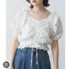 レトロガール　肩フリルシャーリング　ホワイト　ブラウス