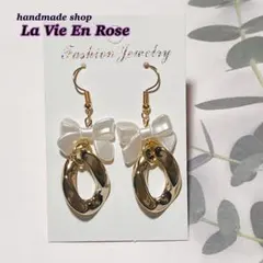 Item thumbnail for item 0257fc6e-a2c4-42af-b2ae-e66f6a483f9a