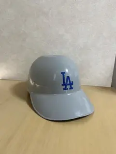 Los Angeles Dodgers バッティングヘルメット風キャップ