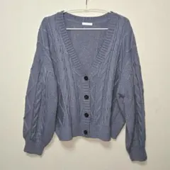 ケーブル編みカーディガン