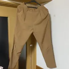 GU ブラウン スラックス mサイズ イージークロップドテーパードパンツ