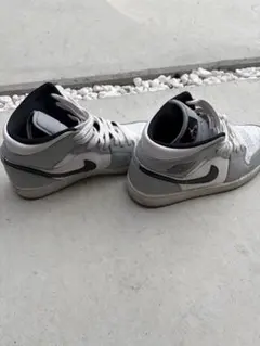 Nike Air Jordan 1 グレー/ホワイト ハイカット