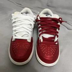Nike SB Dunk Low Supreme "Varsity Red"のサムネイル