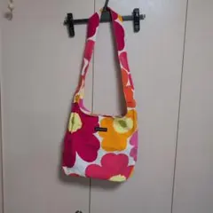 marimekko マリメッコ 　ウニッコ　ショルダーバッグ　マルチ