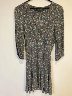 ZARA/ワンピース/ミニ／花柄／Sサイズ