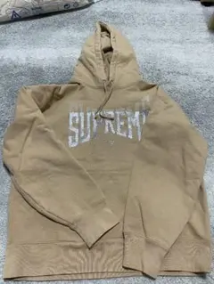 ベージュ パーカー