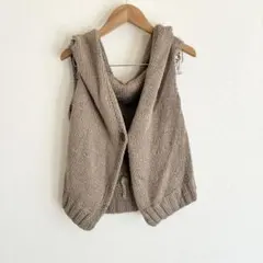 A473 JE VOUS LAISSE ニット　ベスト　ベージュ　ボタン1つ