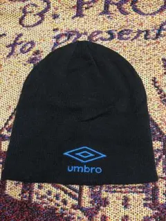 00s umbro ビーニー ニット帽 黒色 ロゴ刺繍