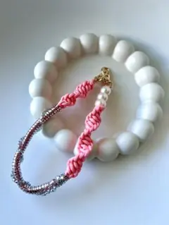 スマホストラップ　ハンドストラップ　ピンク×シルバー　パール付 アンテプリマ風