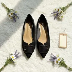 ルタロン　ポインテッドトゥ バックル付きローヒールパンプス（23cm）