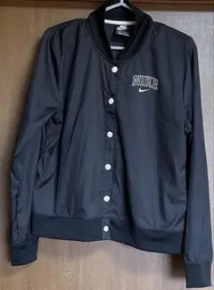 週末値引き　Nike ウインドブレーカー　 Lサイズ