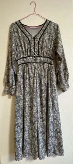 natural couture花柄ロングワンピース グレー系 長袖