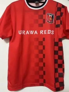 浦和レッズ　2025プレコンTシャツ、クレヨンしんちゃん ダイカットフラッグS