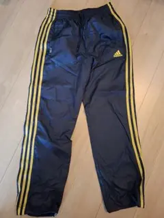 adidasウインドブレーカー　ジャージ下