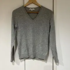 UNIQLO グレー Vネックセーター カシミア