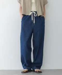 新品未使用　イージーカーブデニムパンツ　アーバンリサーチサニーレーベル 36のサムネイル