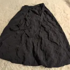 美品（a．v．v ）軽量フレアスカートダークグレー系（M）