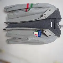フード付きグレージャンパー イタリア国旗パッチ