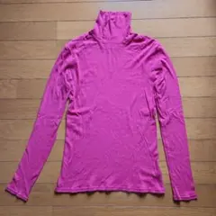UNIQLO ピンク タートルネック Mサイズ