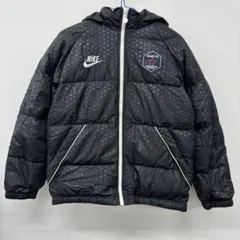 NIKE ダウンジャケット　黒　サイズ140-150 な15