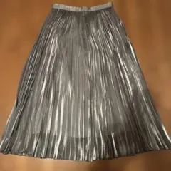 最終値下げ【美品】23区　26400円　シャイニー プリーツスカート 38のサムネイル