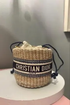 新品CHRISTIAN DIOR 巾着型ポーチ（在庫わずか）