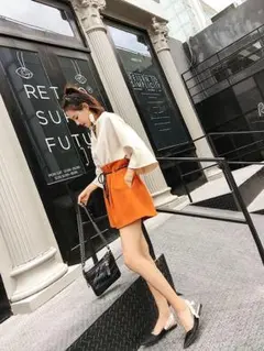 6_5 新品未使用Vネック　デザインブラウス♬ チョーカー風　ドロップショルダー