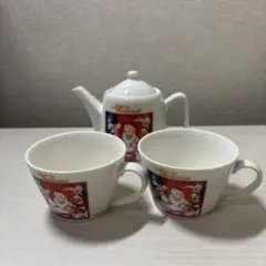 再⭐︎再値下げ！不思議の国のアリス ティーポット＆カップ