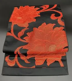 名古屋帯 洒落帯　高級　♢ ポリエステル　黒地　花柄　唐草　R403のサムネイル