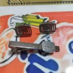 Item thumbnail for item d6ad3f0a-d4d3-48bd-b54e-7e99e2c73314