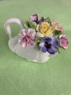 ロイヤルドルトン　陶花　置物　バラ   ロイヤルドルトン 陶器花（バラ） 置物 - メルカリ