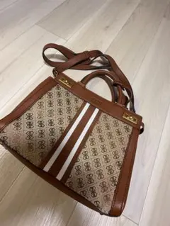 GUESSのKatey Luxury Satchelバッグ